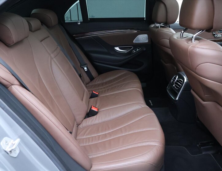 Mercedes-Benz Třídy S Sedan / Limuzína 4,7 l 335 kw