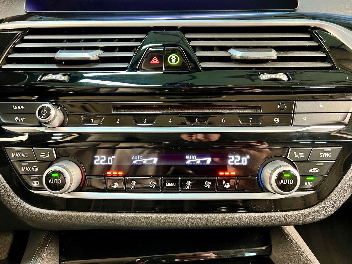 BMW Řada 5 Kombi 3,0 l 195 kw