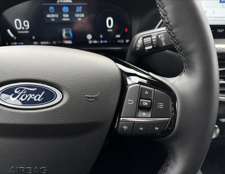 Ford Kuga SUV / Terénní 1,5 l 137 kw