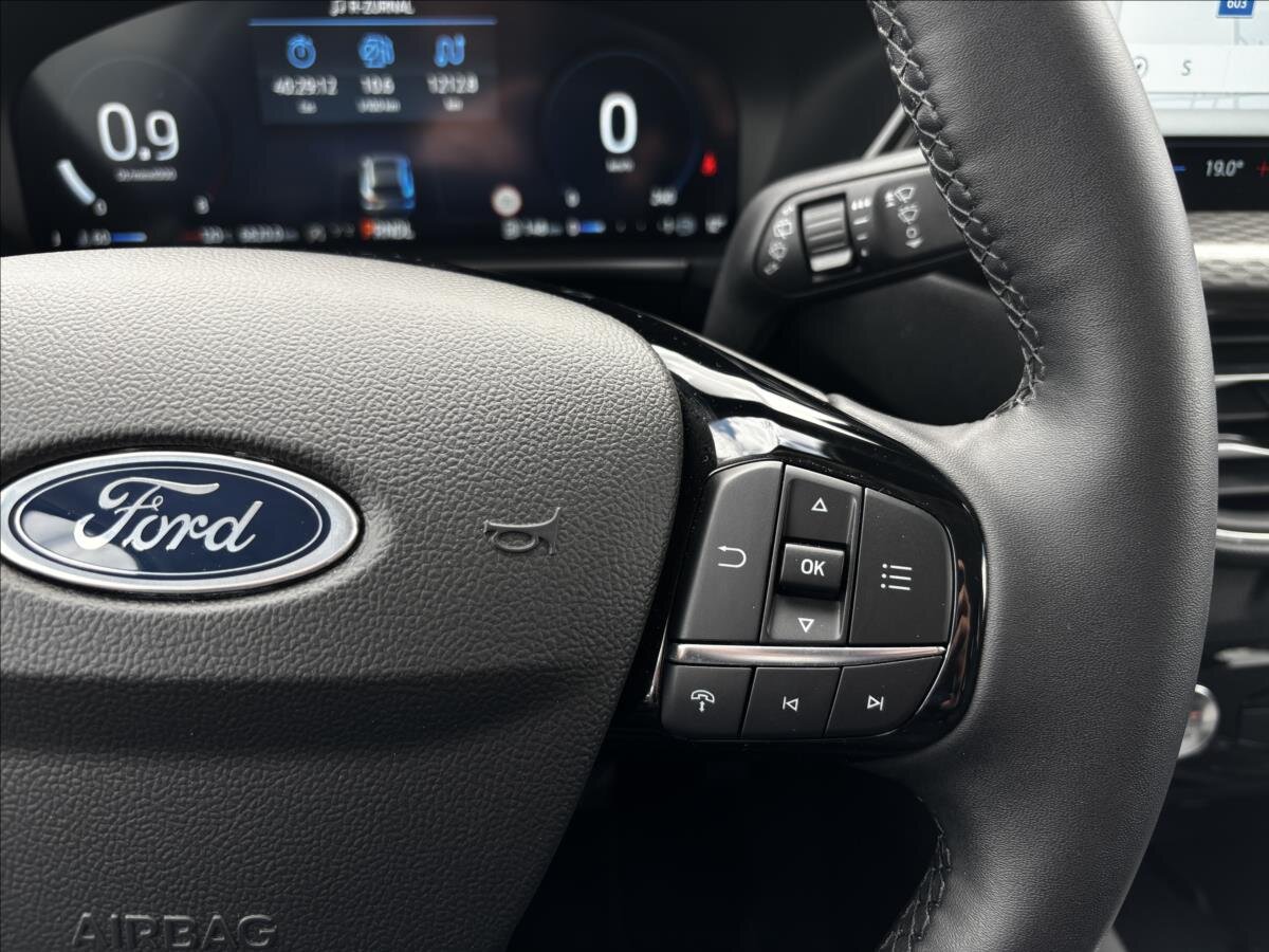 Ford Kuga SUV / Terénní 1,5 l 137 kw