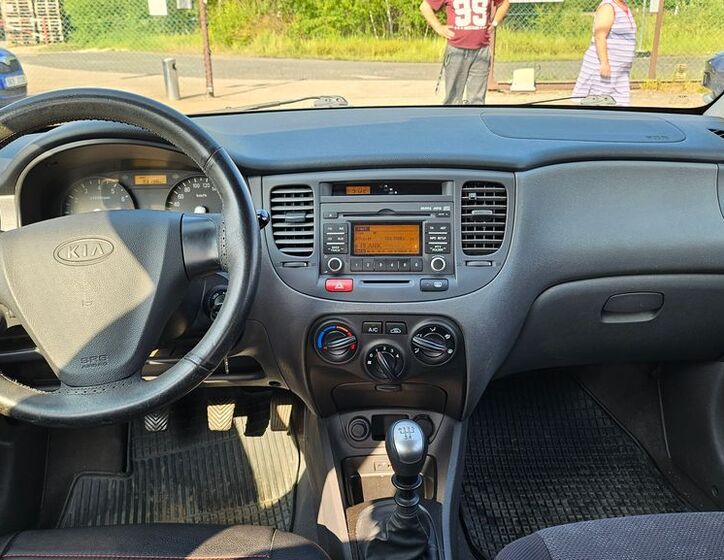 KIA Rio 9