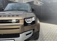 Land Rover Defender 24