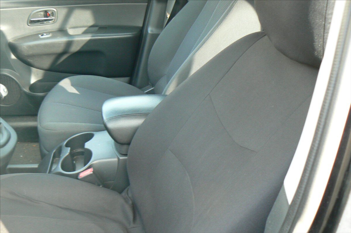 KIA Carens Hatchback 1,6 l 94 kw