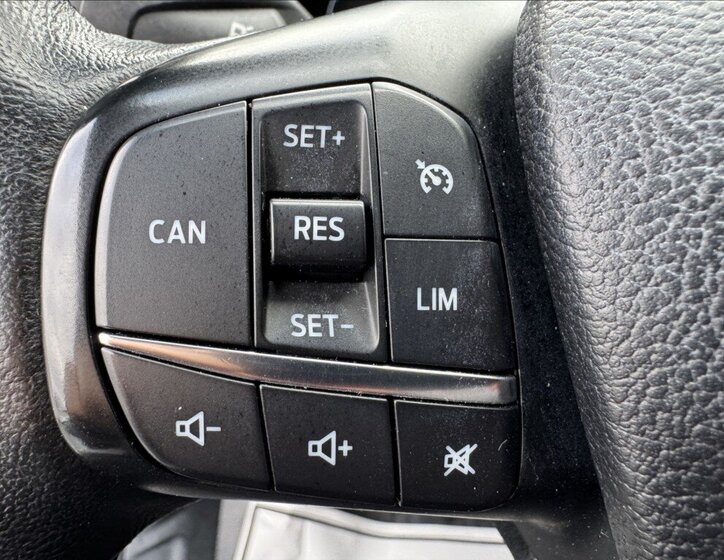 Ford Transit Custom Kombi 2,0 l 96 kw