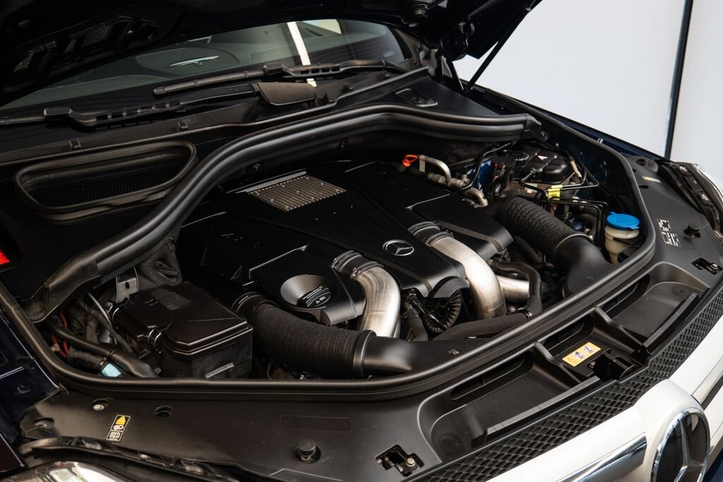 Mercedes-Benz GL SUV 4,7 l 320 kw