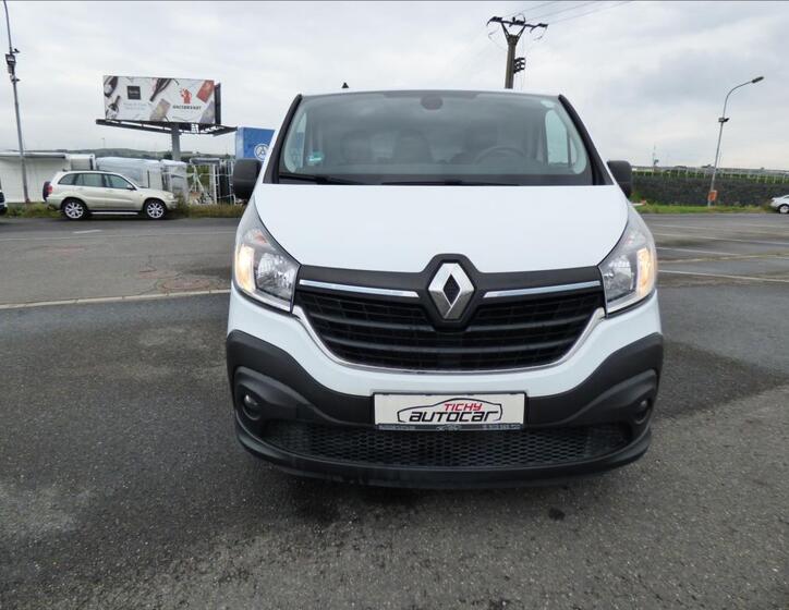 Renault Trafic 8