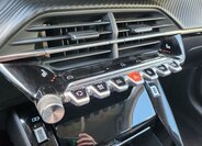 Peugeot 208 Hatchback 1,2 l 74 kw