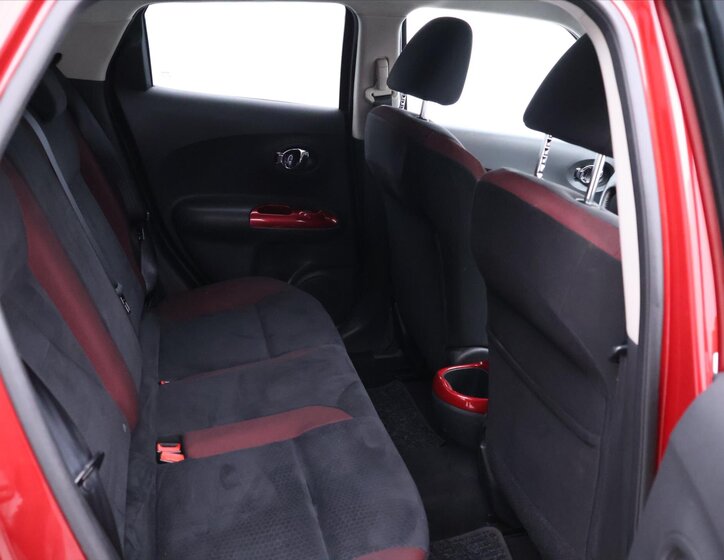 Nissan Juke SUV 1,6 l 140 kw