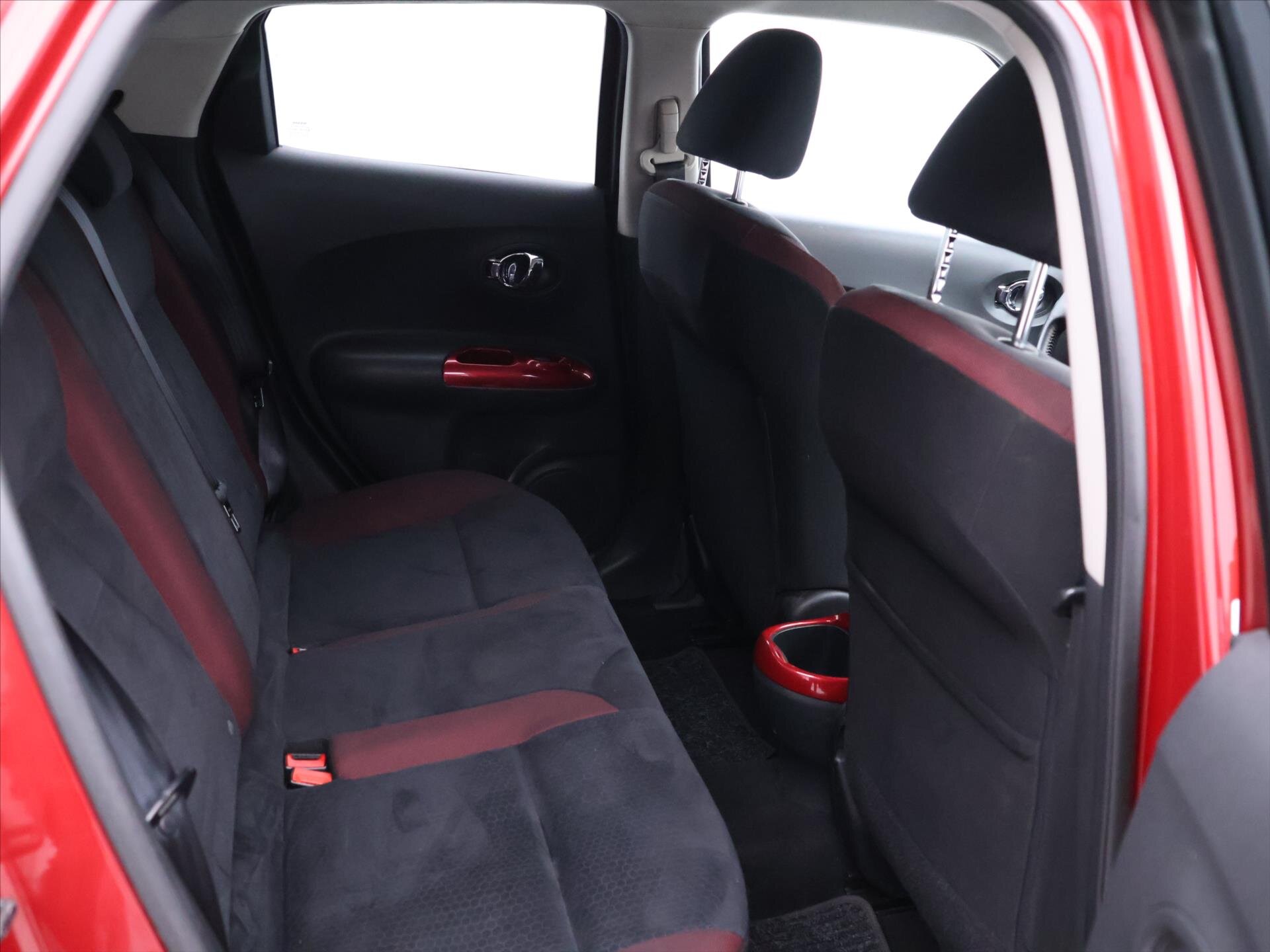 Nissan Juke SUV 1,6 l 140 kw