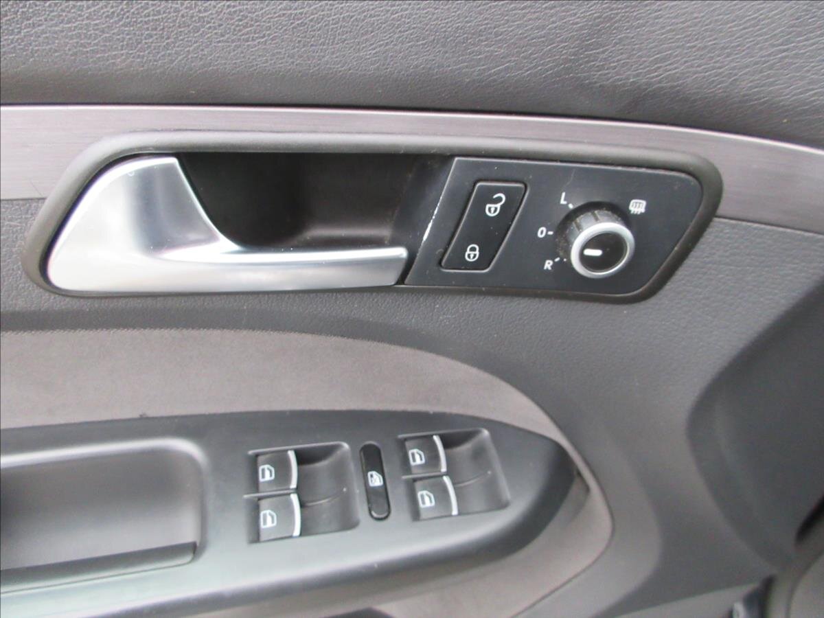 Volkswagen Touran Kombi 1,4 l 103 kw