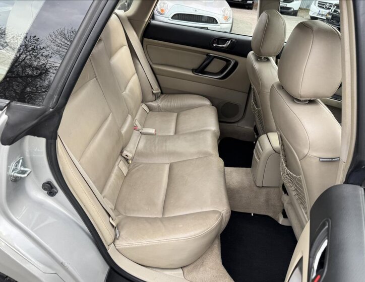 Subaru Legacy Kombi 3,0 l 180 kw