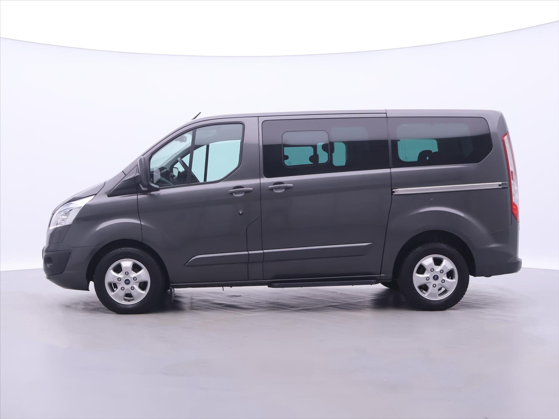 Ford Tourneo Custom MPV 2,2 l 114 kw