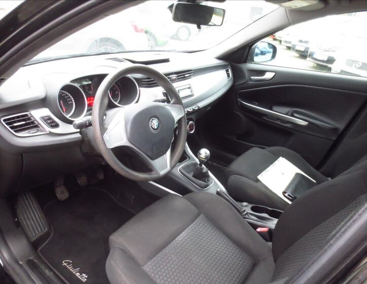 Alfa Romeo Giulietta 10