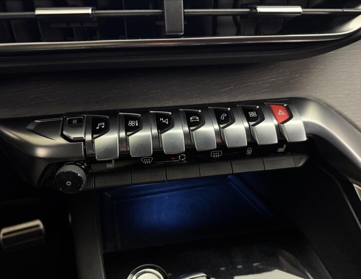 Peugeot 5008 SUV 2,0 l 133 kw