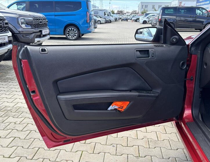 Ford Mustang Kabriolet 3,7 l 227 kw