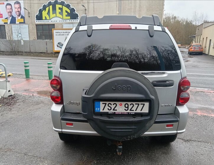 Jeep Cherokee Kombi 2,8 l 120 kw