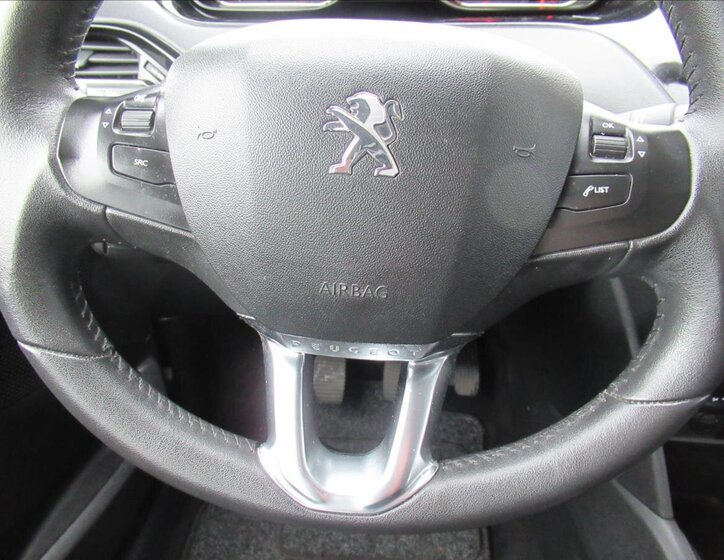 Peugeot 208 Hatchback 1,2 l 60 kw