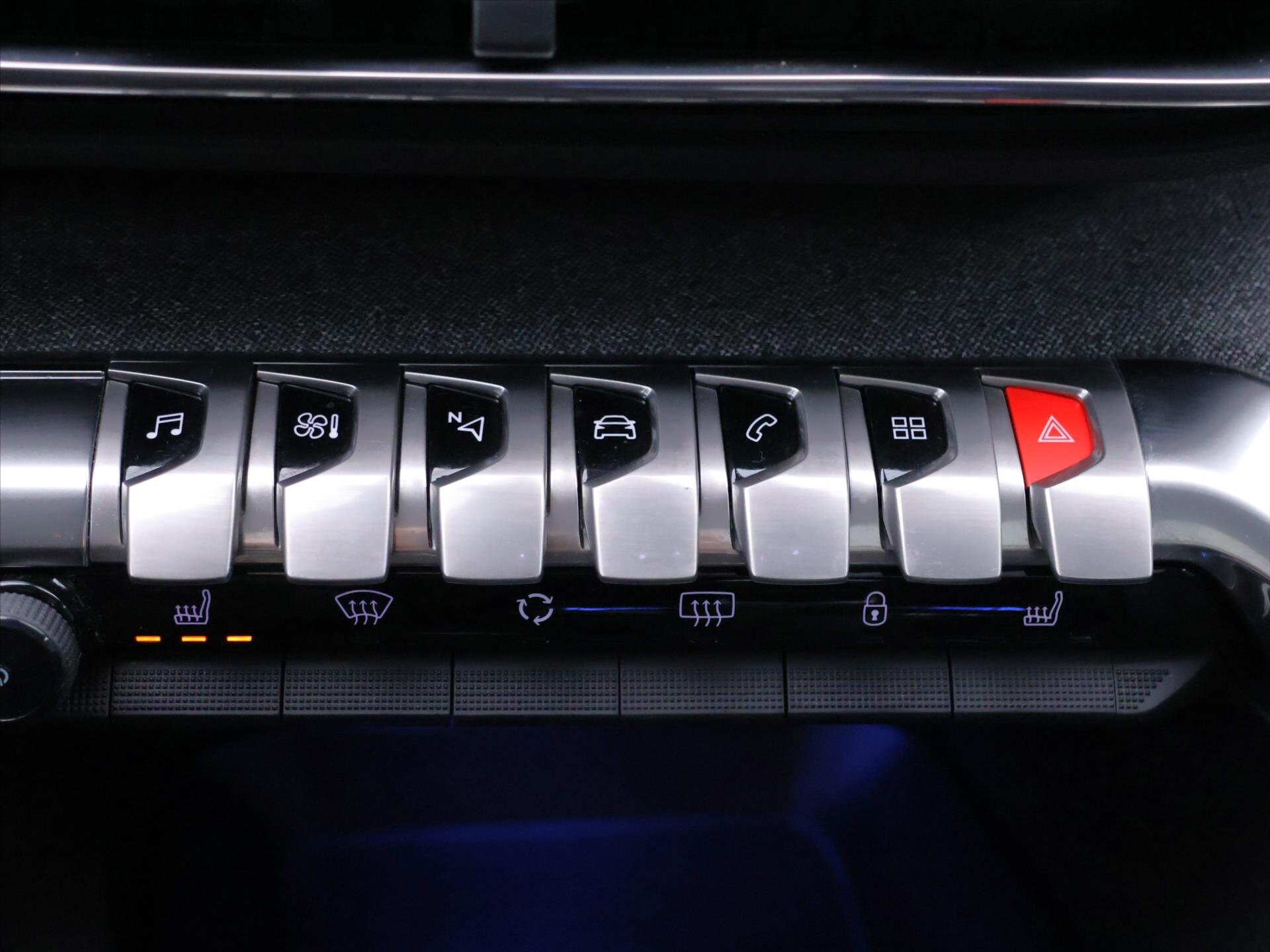 Peugeot 3008 SUV / Terénní 1,2 l 96 kw