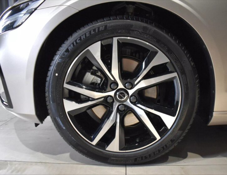 Volvo V60 Kombi 2,0 l 145 kw