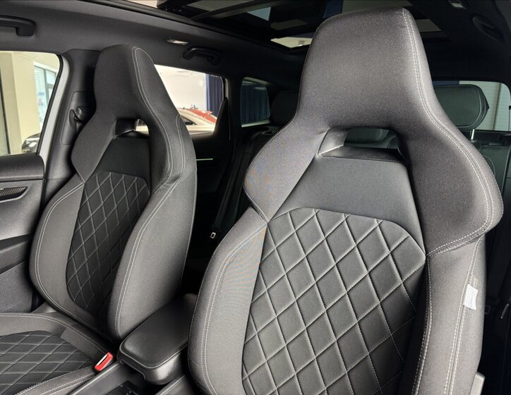 Škoda Karoq SUV / Terénní 2,0 l 110 kw