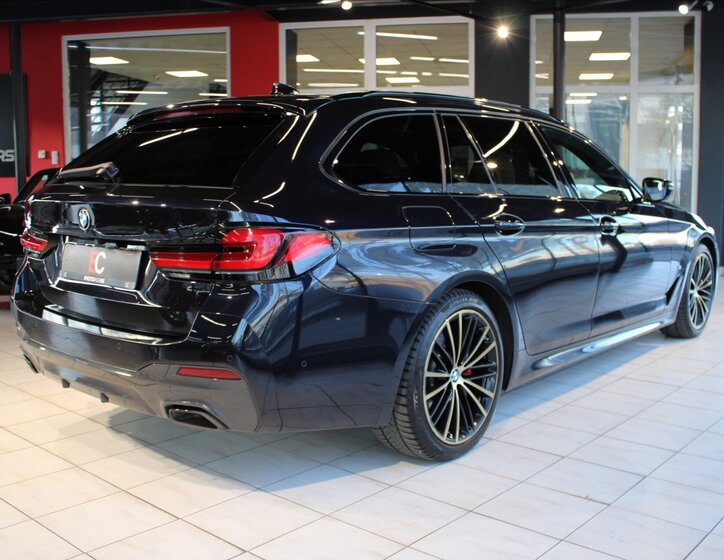 BMW Řada 5 Kombi 3,0 l 210 kw