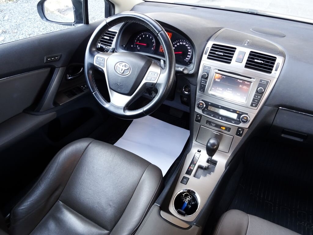 Toyota Avensis Sedan / Limuzína 2,0 l 112 kw