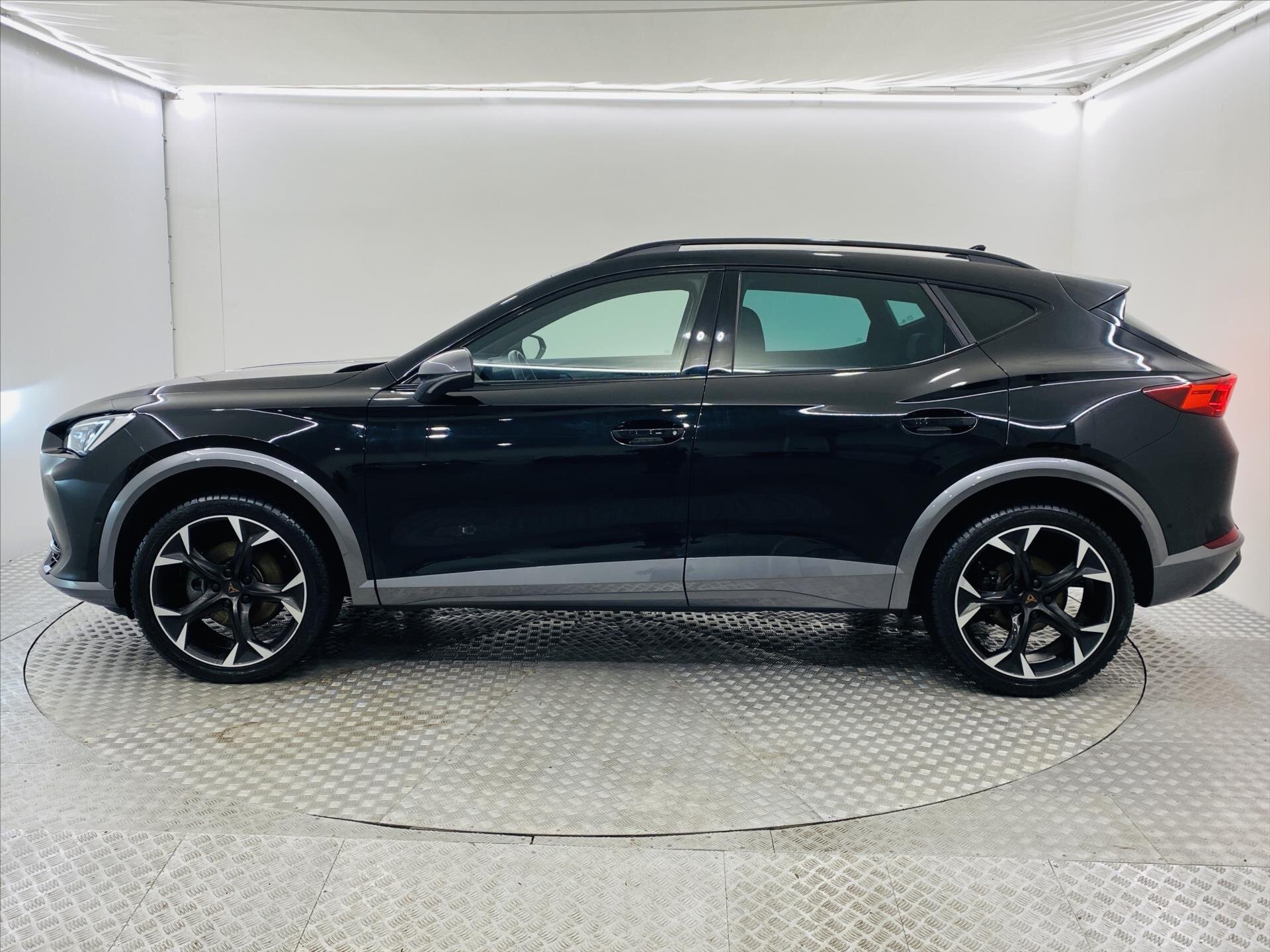 Cupra Formentor SUV / Terénní 2,0 l 110 kw