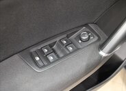 Volkswagen Touran SUV / Terénní 1,2 l 81 kw