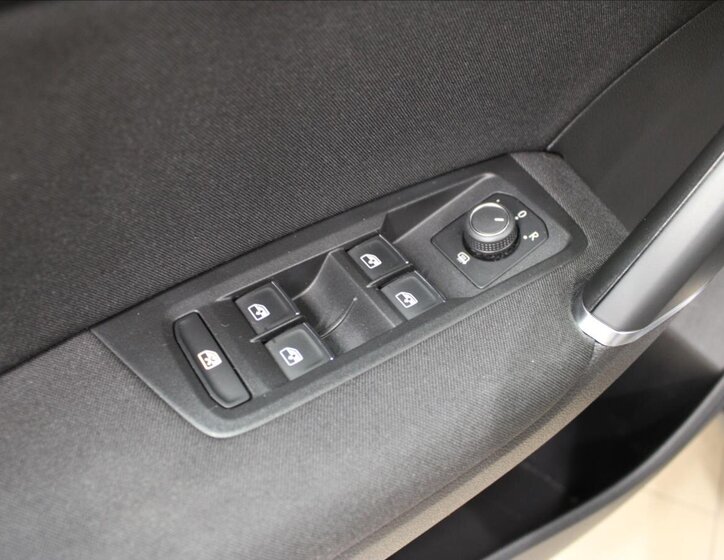 Volkswagen Touran SUV / Terénní 1,2 l 81 kw