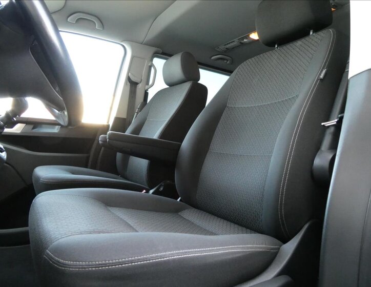 Volkswagen Multivan 30