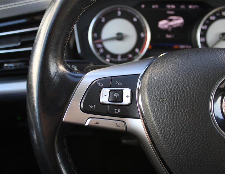 Volkswagen Touareg SUV / Terénní 3,0 l 170 kw