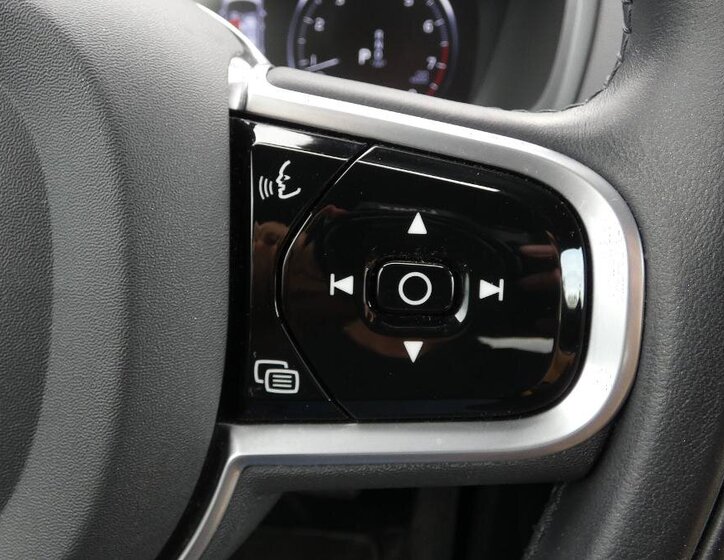 Volvo XC90 SUV / Terénní 2,0 l 220 kw