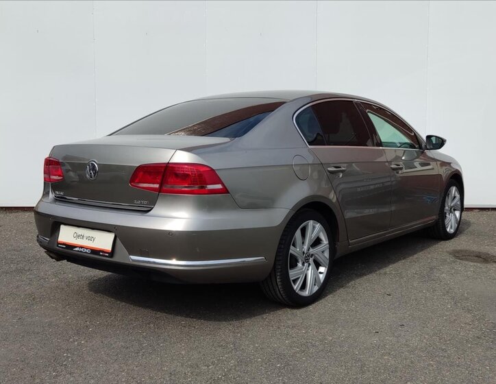 Volkswagen Passat Sedan / Limuzína 2,0 l 130 kw