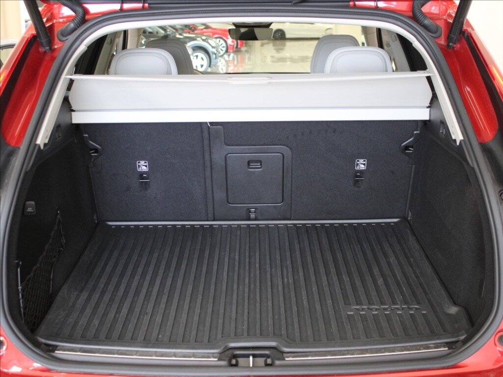 Volvo XC60 SUV / Terénní 2,0 l 145 kw