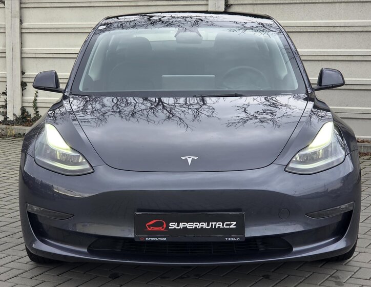 Tesla Model 3 2