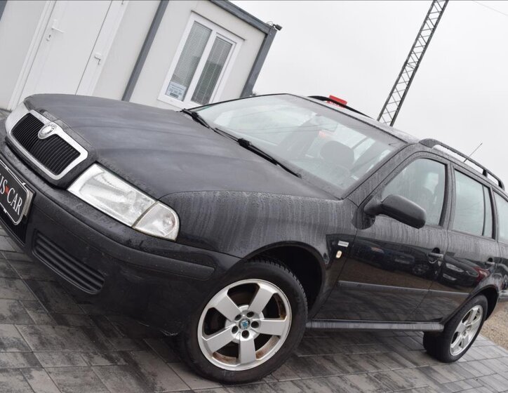 Škoda Octavia 1