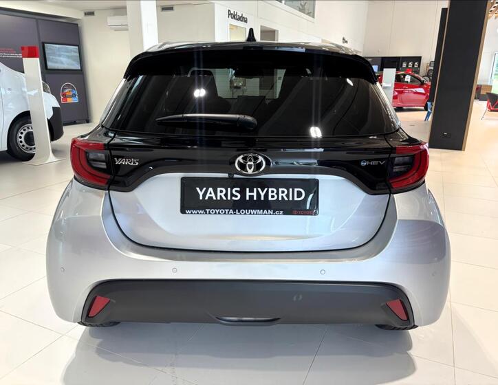Toyota Yaris 6