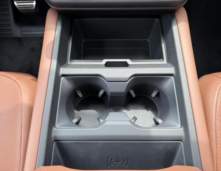 Land Rover Defender 31