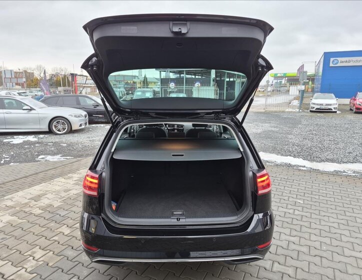 Volkswagen Golf Kombi 1,5 l 110 kw