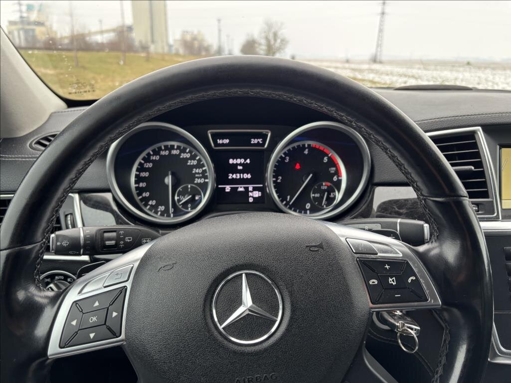 Mercedes-Benz Třídy M SUV / Terénní 3,0 l 190 kw