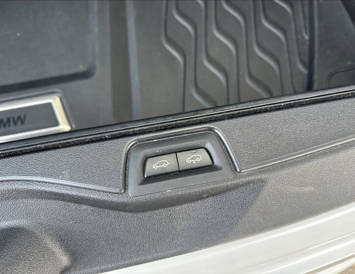 BMW X5 SUV / Terénní 3,0 l 195 kw