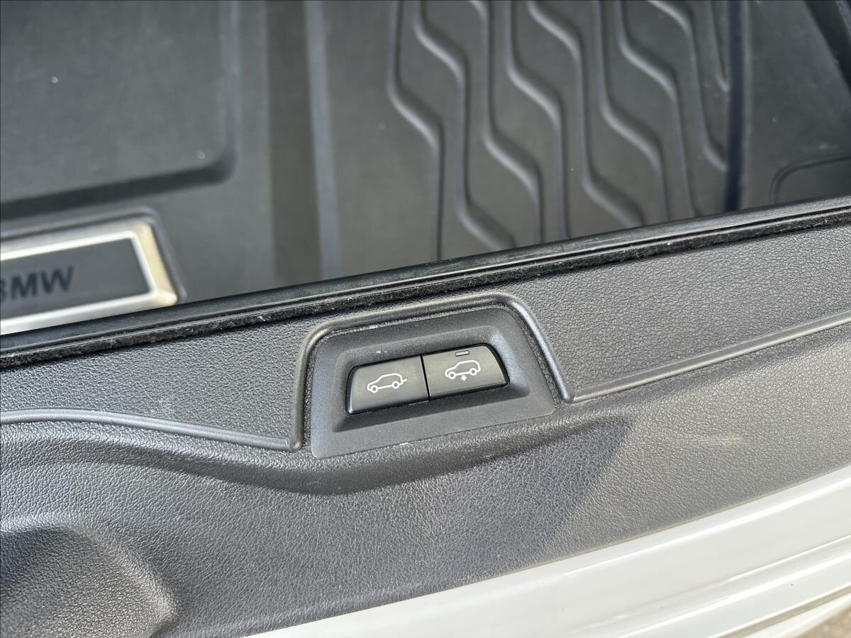 BMW X5 SUV / Terénní 3,0 l 195 kw