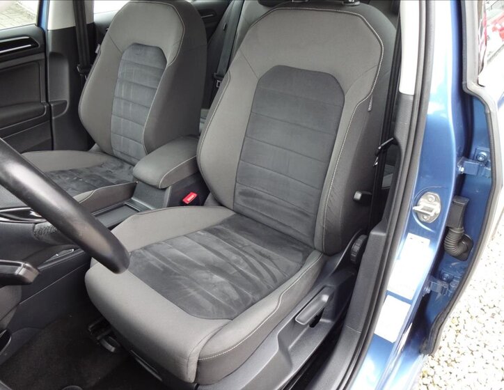 Volkswagen Golf Kombi 1,6 l 77 kw