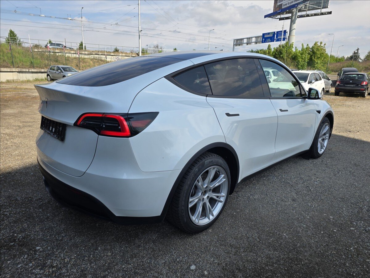 Tesla Model Y SUV / Terénní 0,0 378 kw