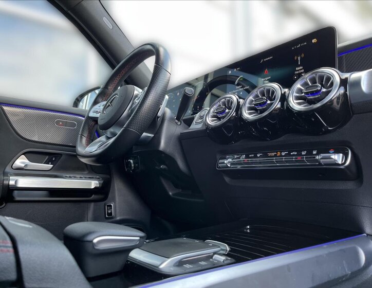 Mercedes-Benz GLB 16