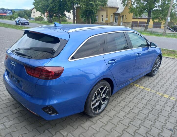 KIA Ceed 4