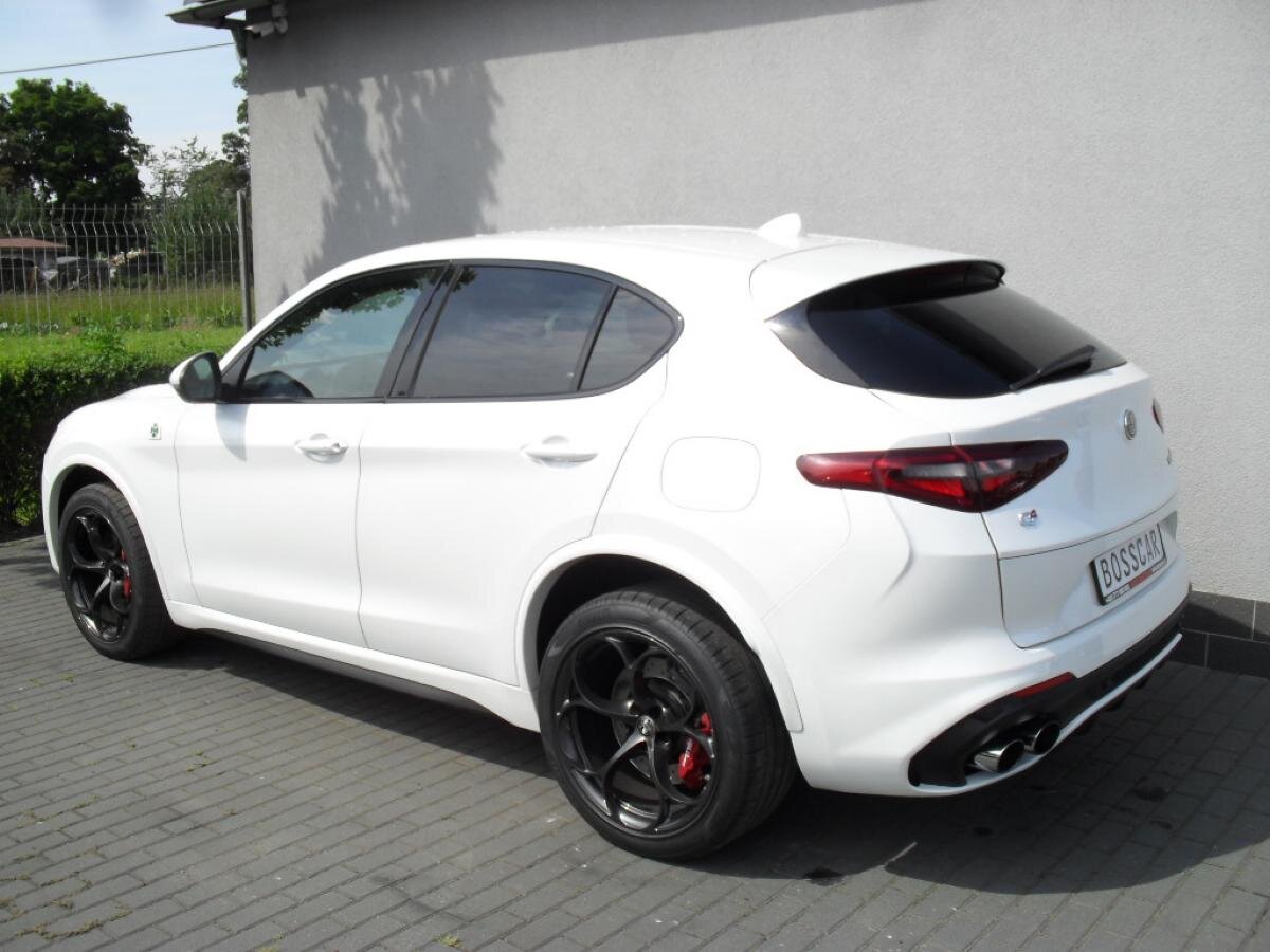 Alfa Romeo Stelvio SUV / Terénní 2,9 l 375 kw