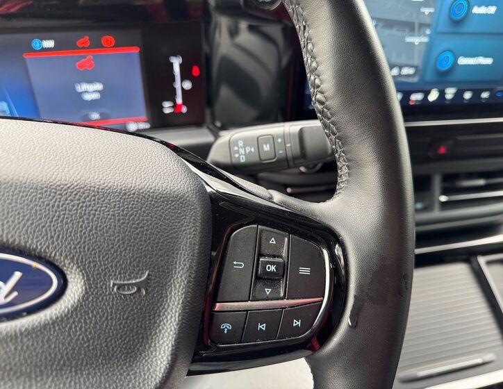 Ford Tourneo Custom 16