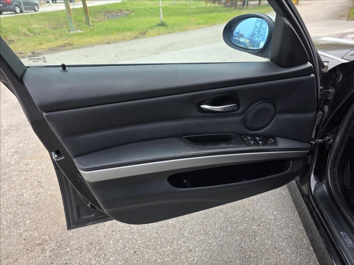 BMW Řada 3 Kombi 3,0 l 170 kw