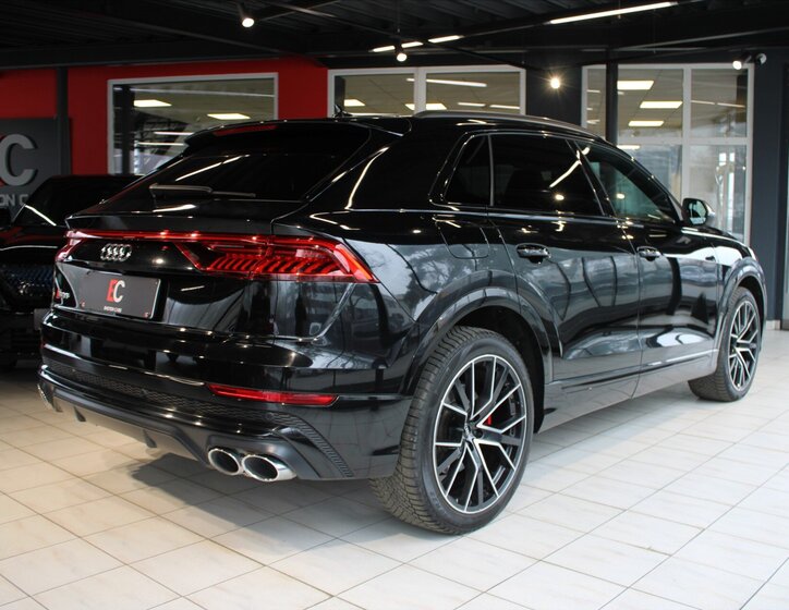 Audi SQ8 SUV / Terénní 4,0 l 320 kw